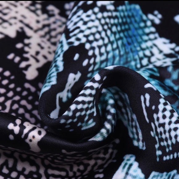 LAST ONE! Blue Snakeskin Tube Top - Picture 5 of 7